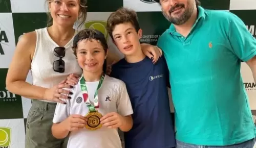 Aluno do Unificado/Itajaí é campeão no Tênis!